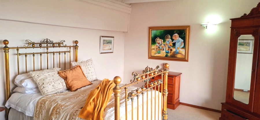 5 Bedroom Property for Sale in Beacon Bay Eastern Cape